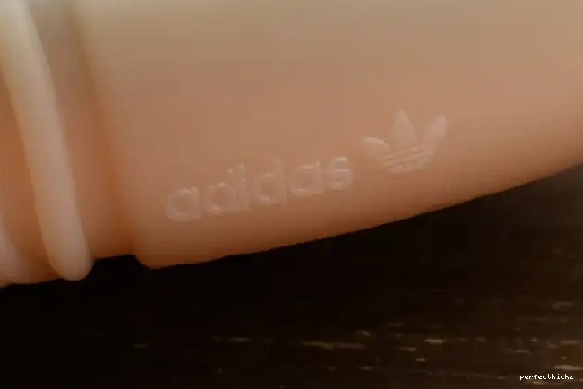 BB1840 LIGHT GLOW ADIDAS 750 GREY GUM BOOST DARK YEEZY 0516